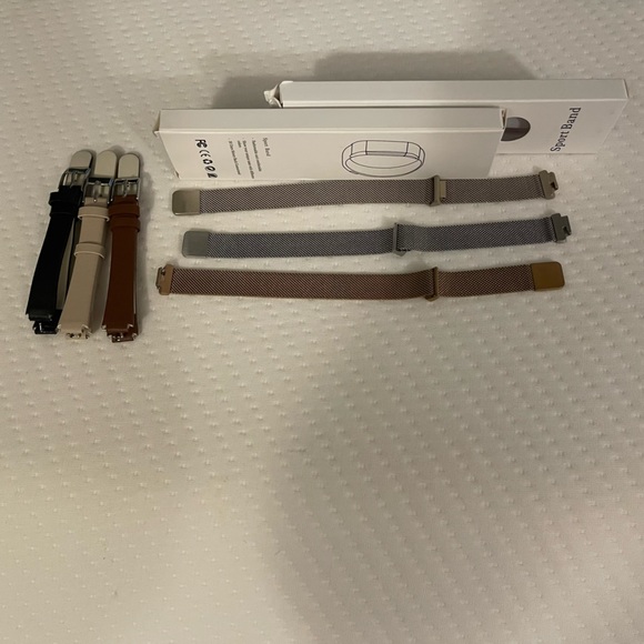 Inspire HR Silicone Strap Smart Watch - Picture 4 of 6